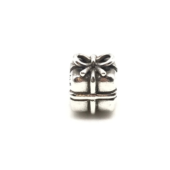 Pandora Retired Present Charm - Picture 3 of 5